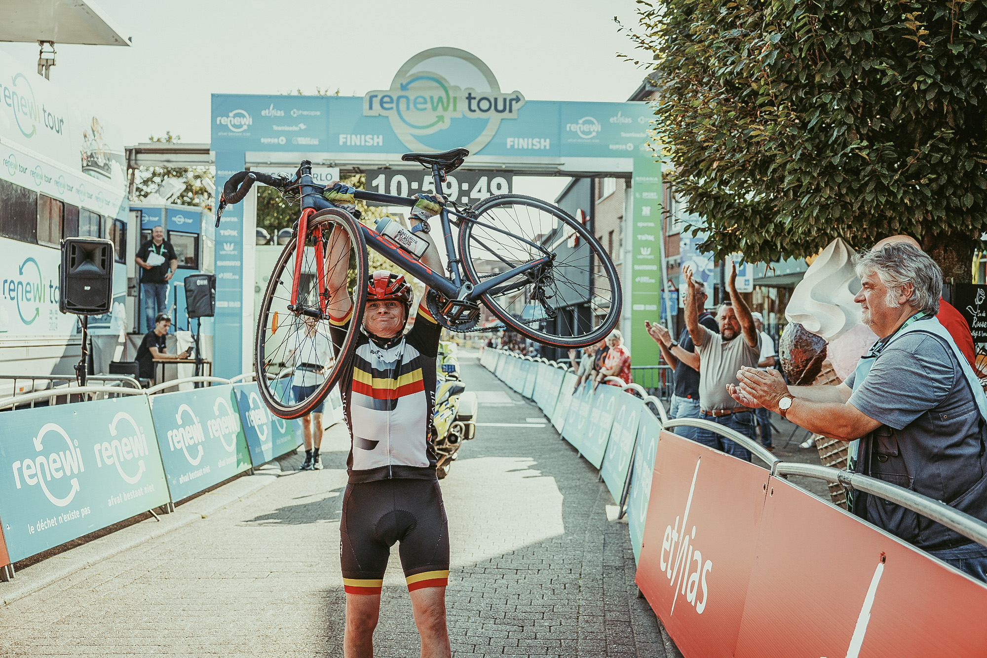 Cycliste Special Olympics en action